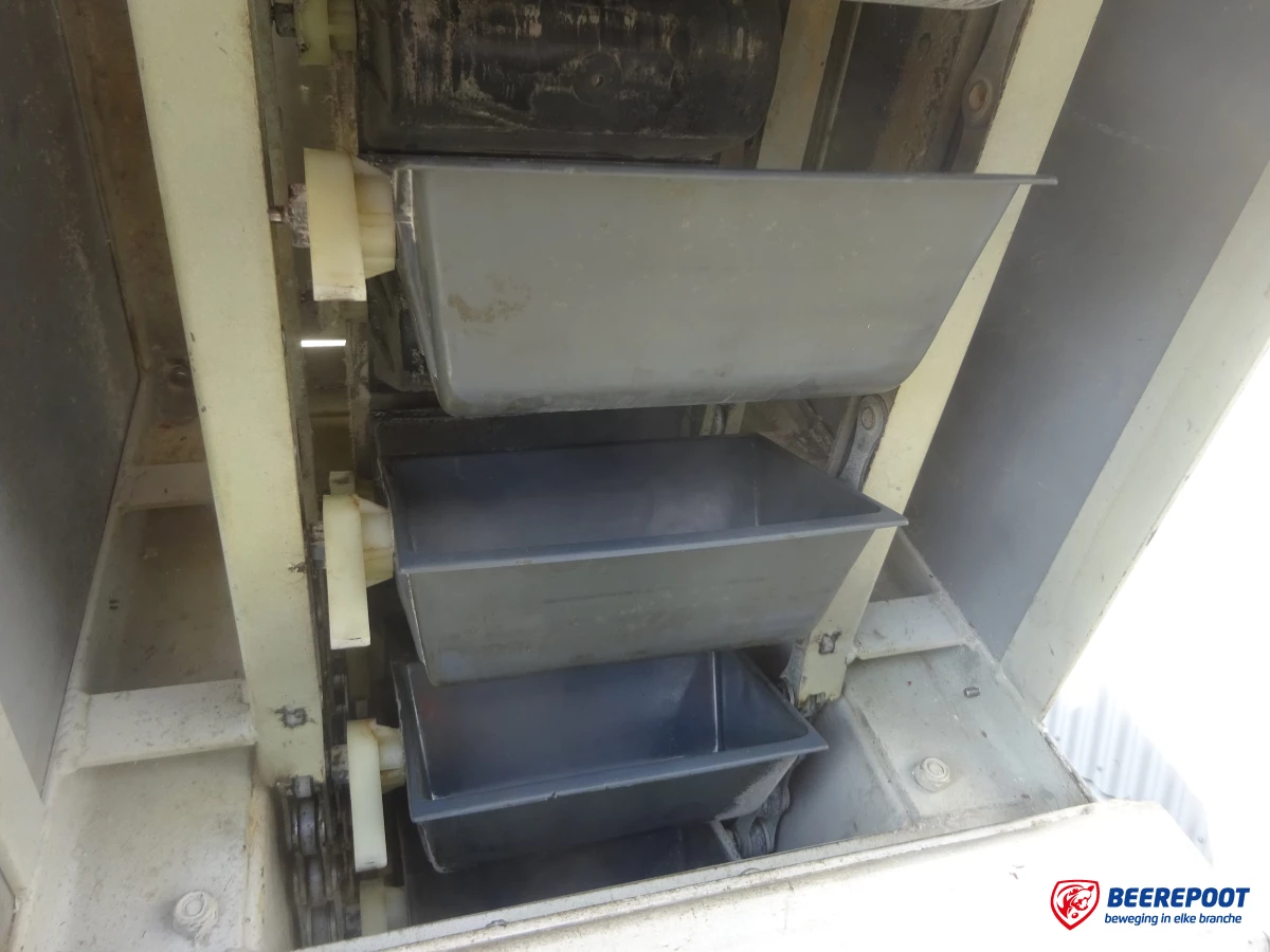 Bekerelevator